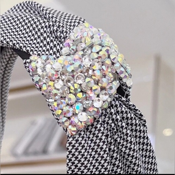 NWOT Center Knot Rhinestone Houndstooth Headband - Picture 2 of 5